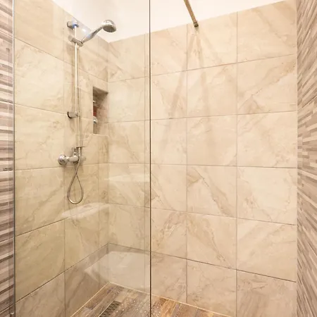 Mari&emi Flat In Corvin Appartamento Budapest