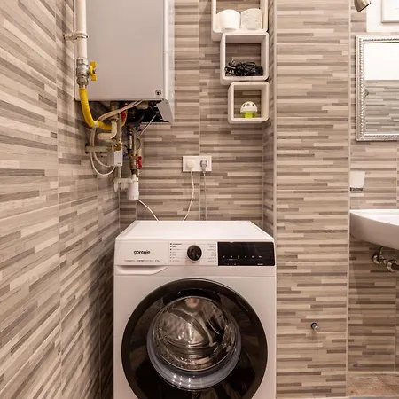 Mari&emi Flat In Corvin