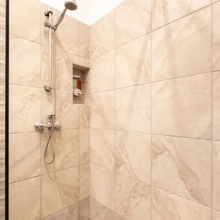 Mari&emi Flat In Corvin