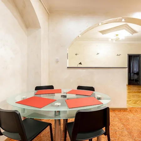 Mari&emi Flat In Corvin Daire *