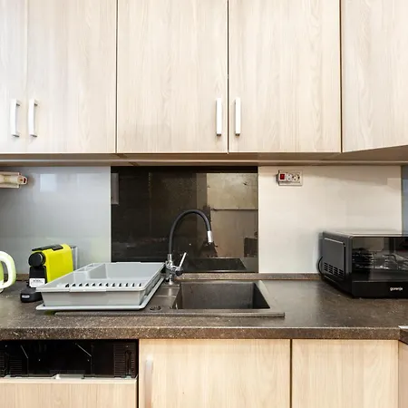 Mari&emi Flat In Corvin Apartmán